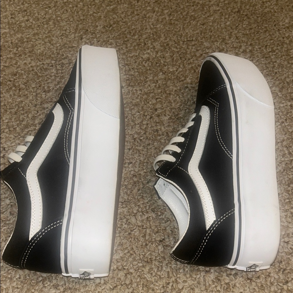 Vans Classic Black and White Low-Tops - Picture 5 of 8